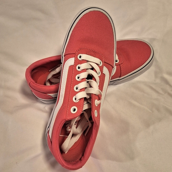 🎈🎈 VANS PINK & WHITE SNEAKERS - Picture 9 of 11